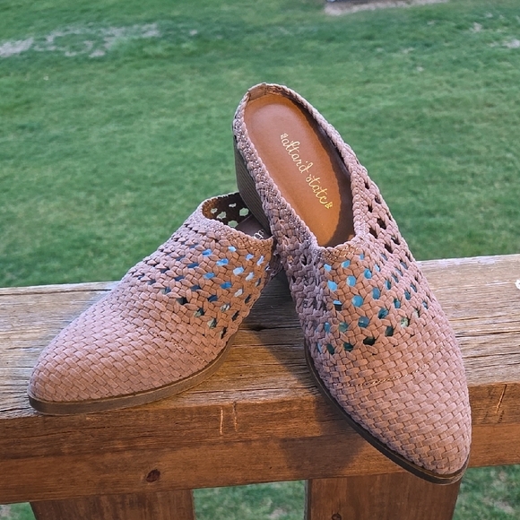 Altar'd State Woven Mules Tan Taupe Karla 7.5 Excellent Preowned Condition - Picture 1 of 6